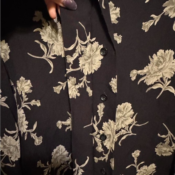 Vintage 90s Jones New York Black and Cream Floral Button Down Blouse - Picture 3 of 8